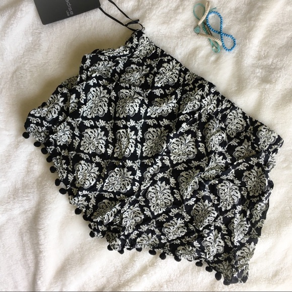 Boho Damask Pom Pom Trim Shorts - Picture 6 of 8